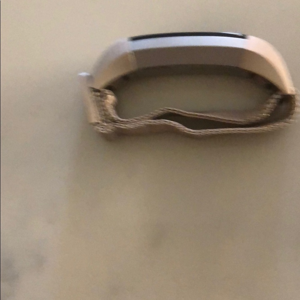 Fitbit Alta - image 3